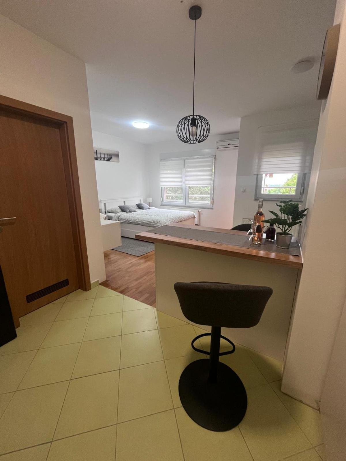 Studio Apartman - Sweet&Little Vrbovec Exterior photo