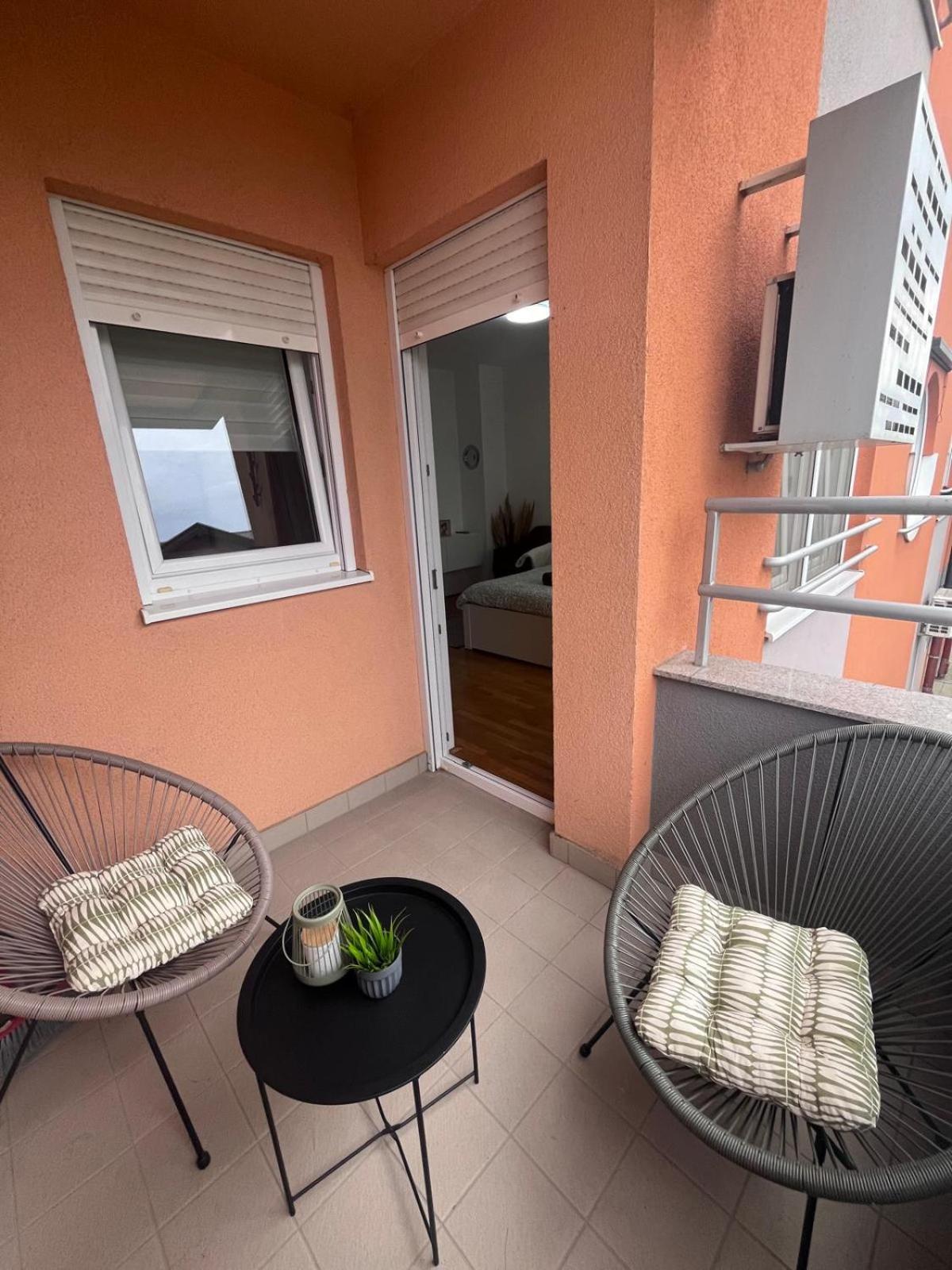 Studio Apartman - Sweet&Little Vrbovec Exterior photo